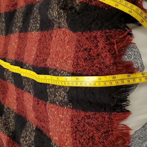 Heimish poncho - Picture 5 of 5